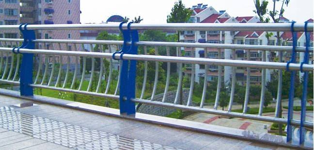 ���̰���